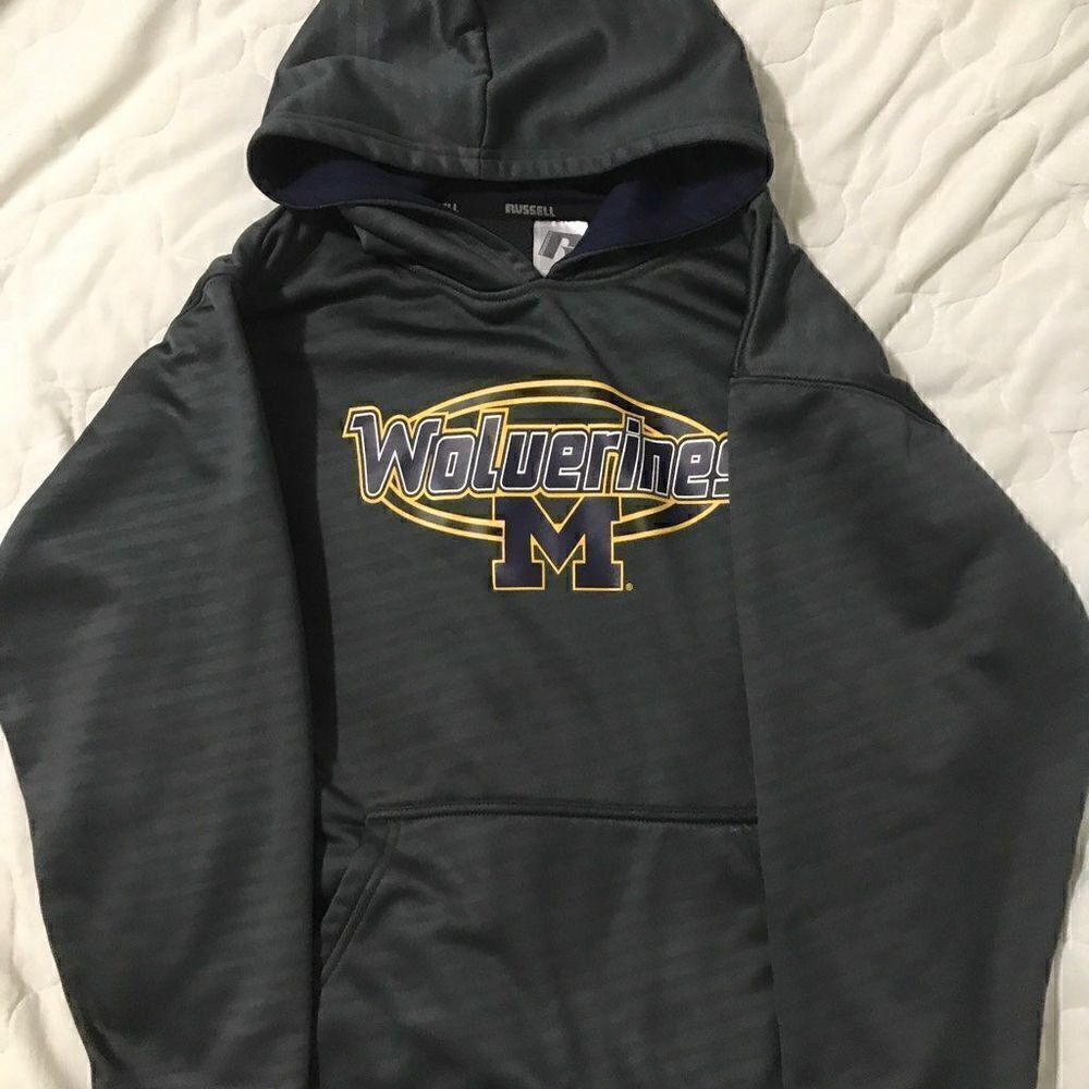 MichiganβWolverinesβfootballβboysΒ hoodieβsizeβ10
